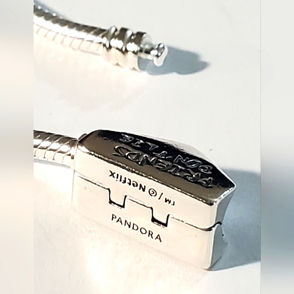 Authentic NEW Pandora Netflix Stranger Things Clasp Snake Chain Bracelet - Picture 6 of 10
